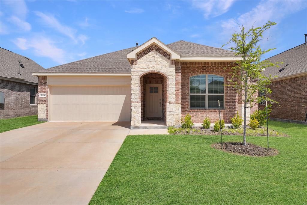 925 Garner Drive Property Photo 1