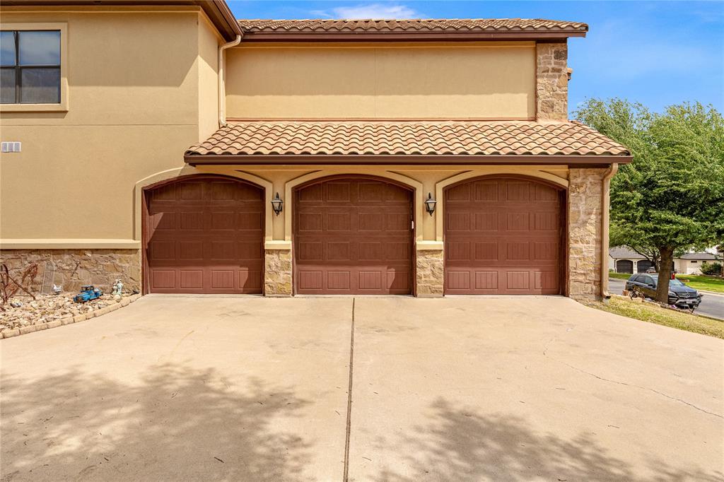 1516 Harvest Drive Property Photo 2