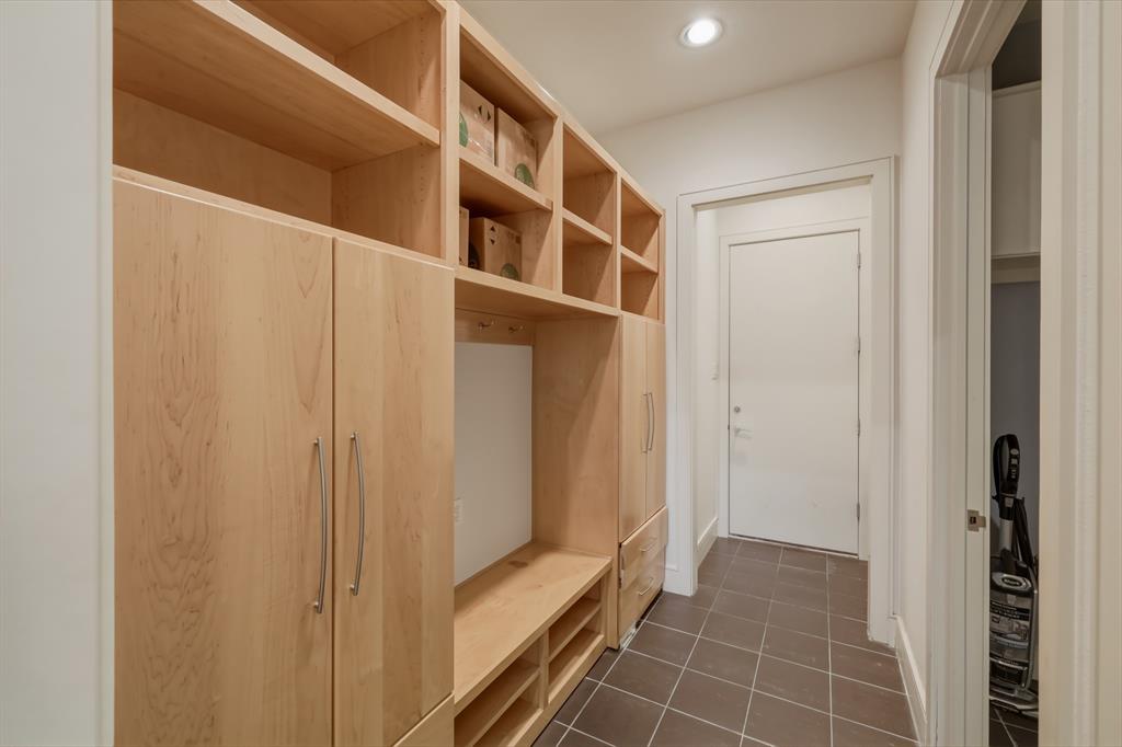 2607 Hemingway Drive Property Photo 11