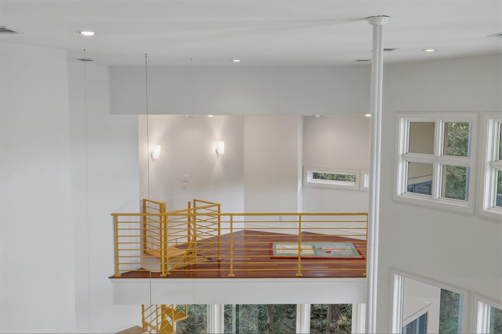 2607 Hemingway Drive Property Photo 16