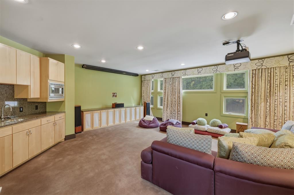 2607 Hemingway Drive Property Photo 21