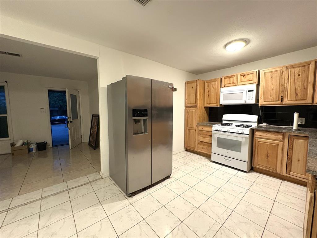 2829 Cecil Drive Property Photo 5