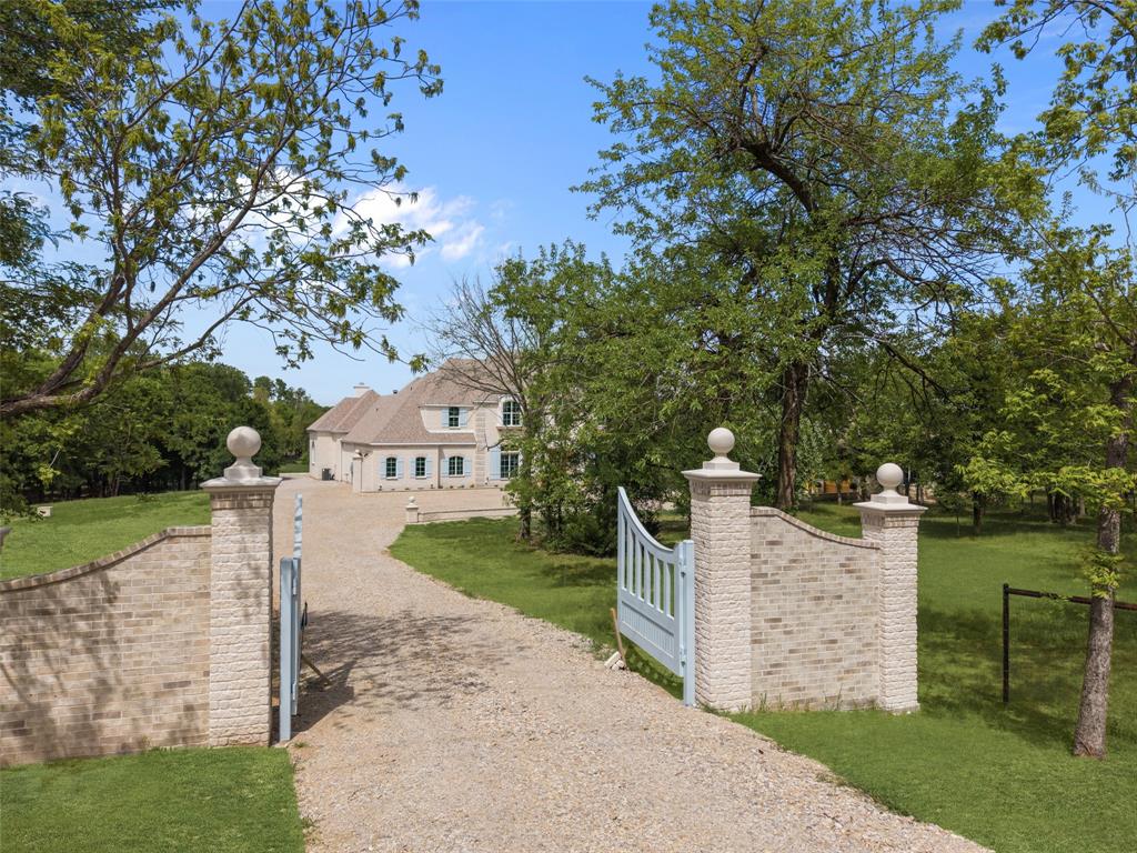 1651 Old Annetta Property Photo 3