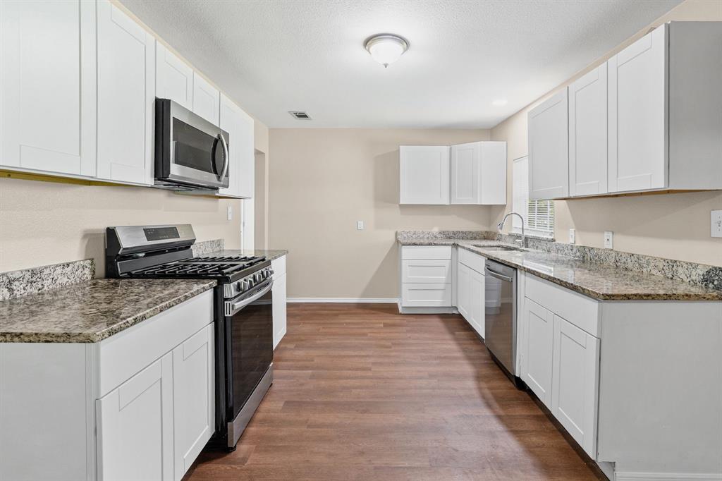 1704 Langford Street Property Photo 2