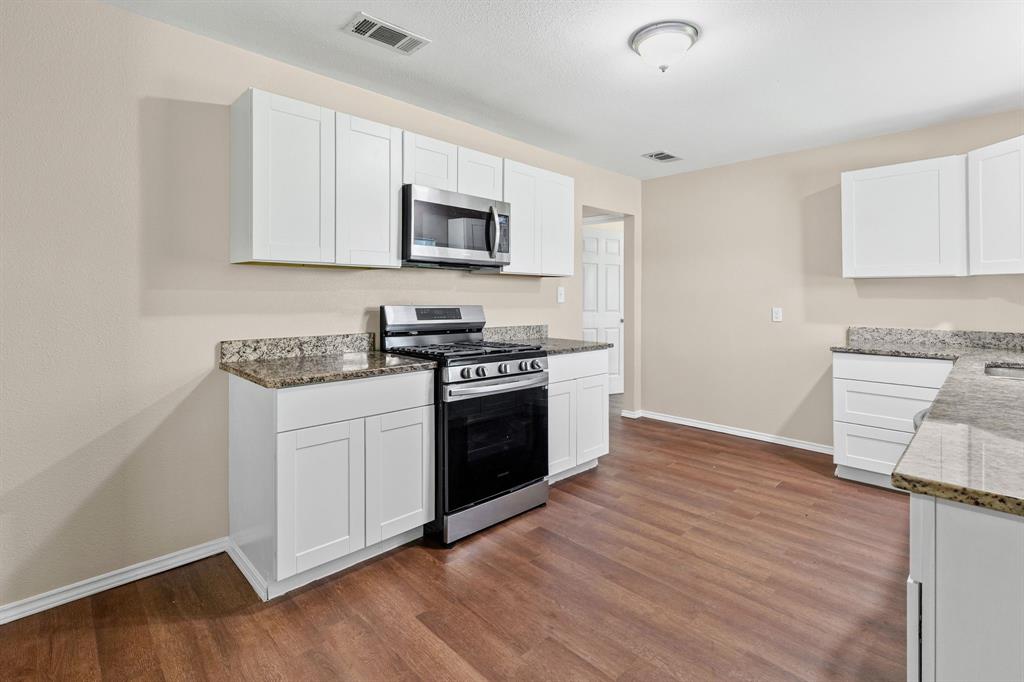 1704 Langford Street Property Photo 3