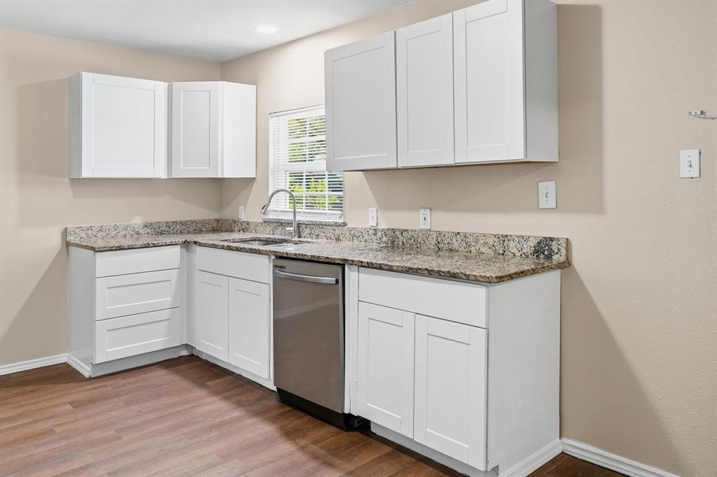 1704 Langford Street Property Photo 5