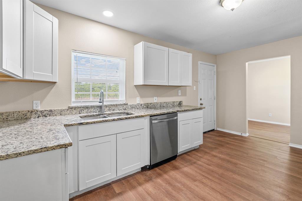 1704 Langford Street Property Photo 10