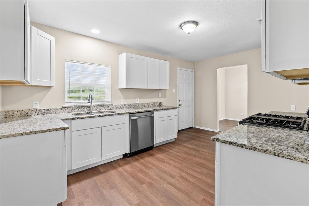 1704 Langford Street Property Photo 12