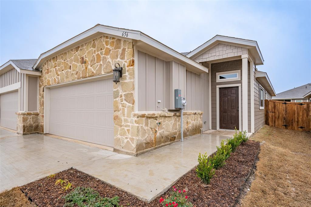 656 Wheatfield Drive Property Photo 4