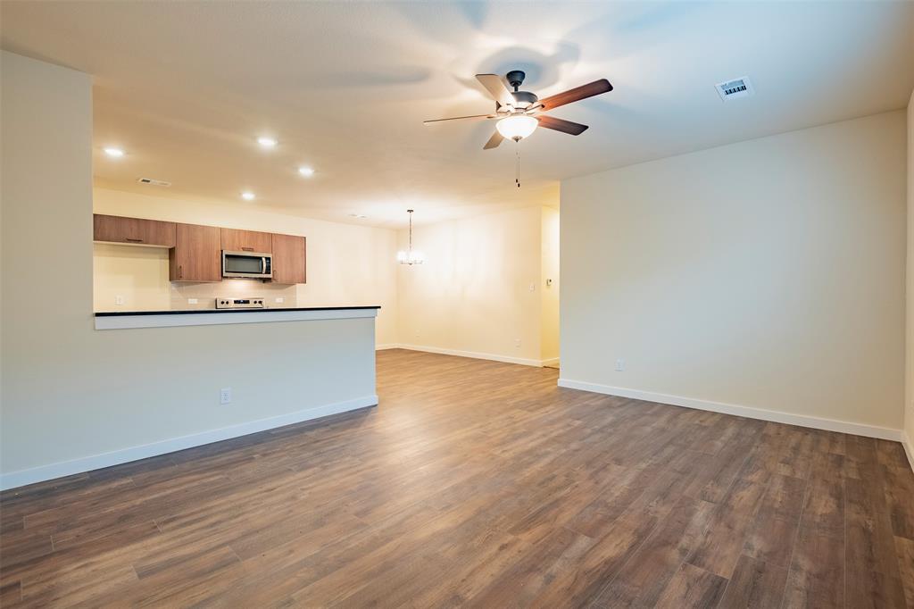 656 Wheatfield Drive Property Photo 6