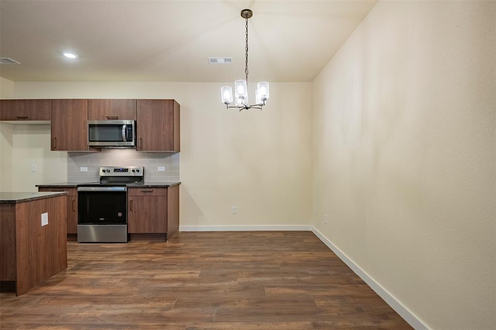 656 Wheatfield Drive Property Photo 9