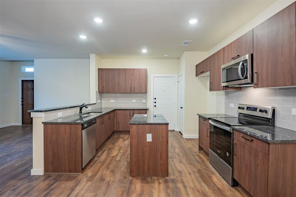 656 Wheatfield Drive Property Photo 12