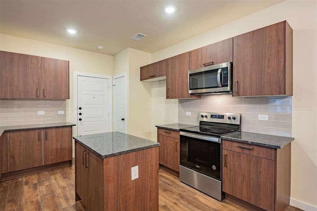 656 Wheatfield Drive Property Photo 14