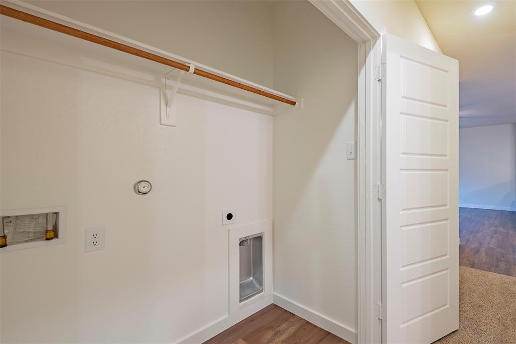 656 Wheatfield Drive Property Photo 25