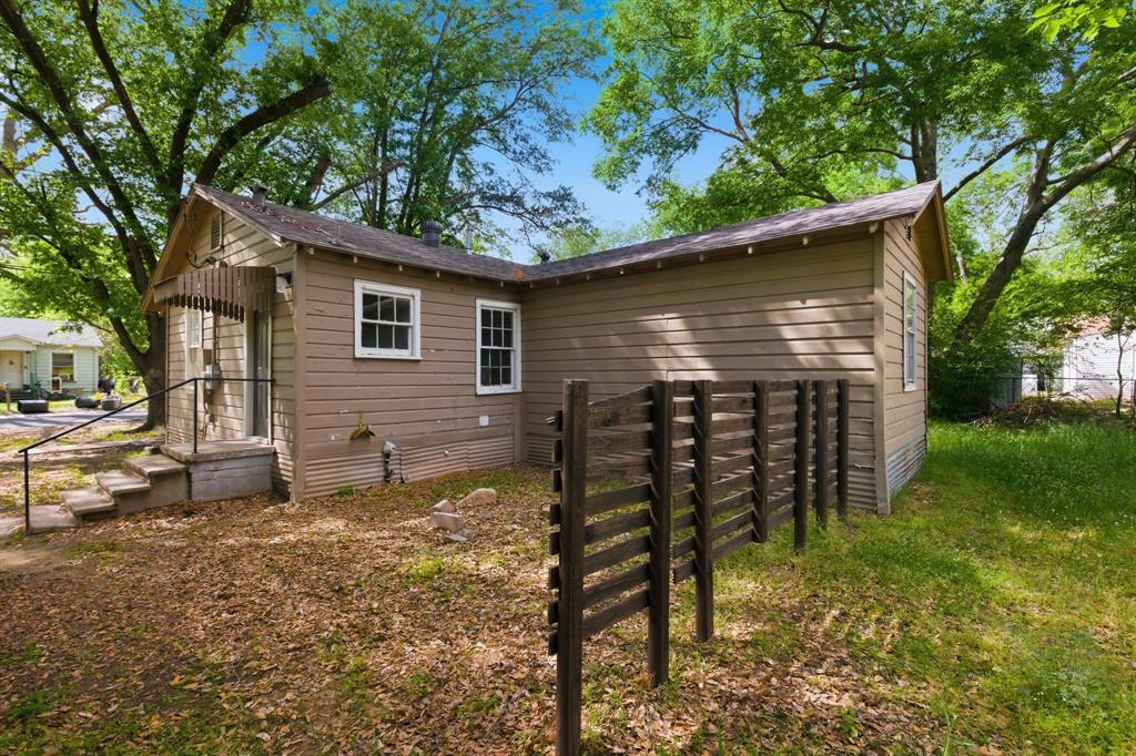 834 Brinker Street Property Photo 4