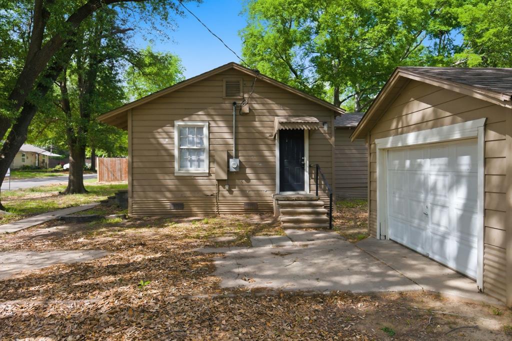 834 Brinker Street Property Photo 6