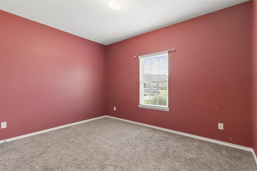 205 Pine Hollow Way Property Photo 17