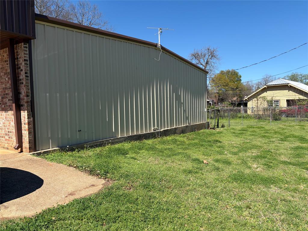 601 W Lacy Street Property Photo 8