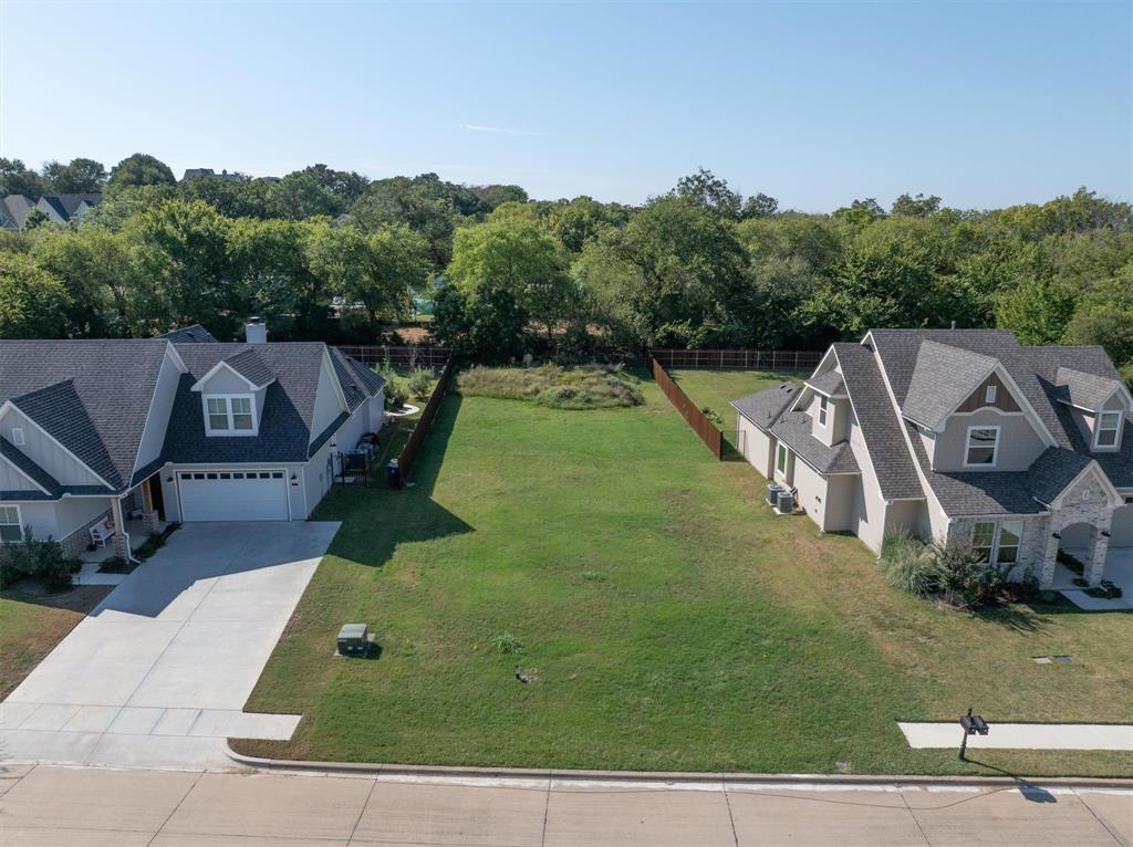 208 Village Way Property Photo 2