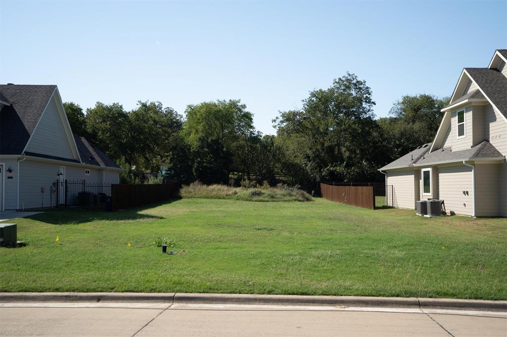 208 Village Way Property Photo 3