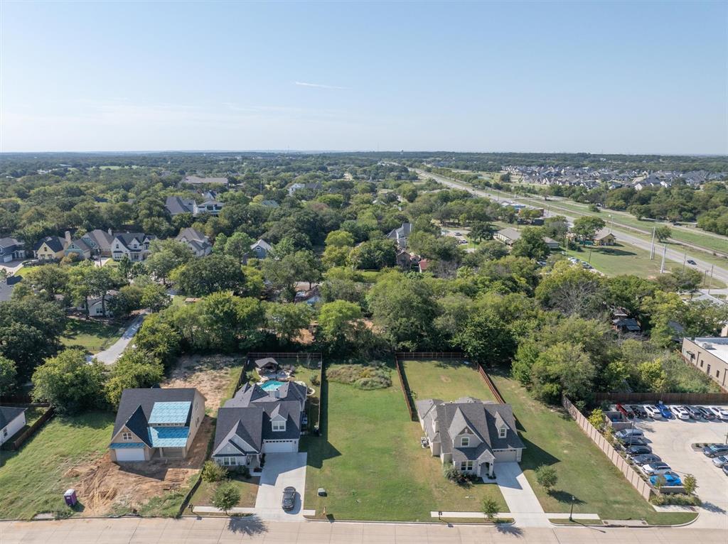 208 Village Way Property Photo 4