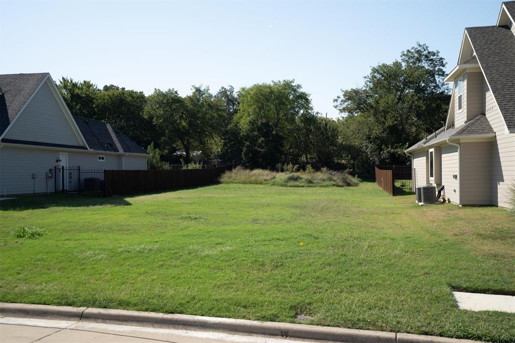 208 Village Way Property Photo 16
