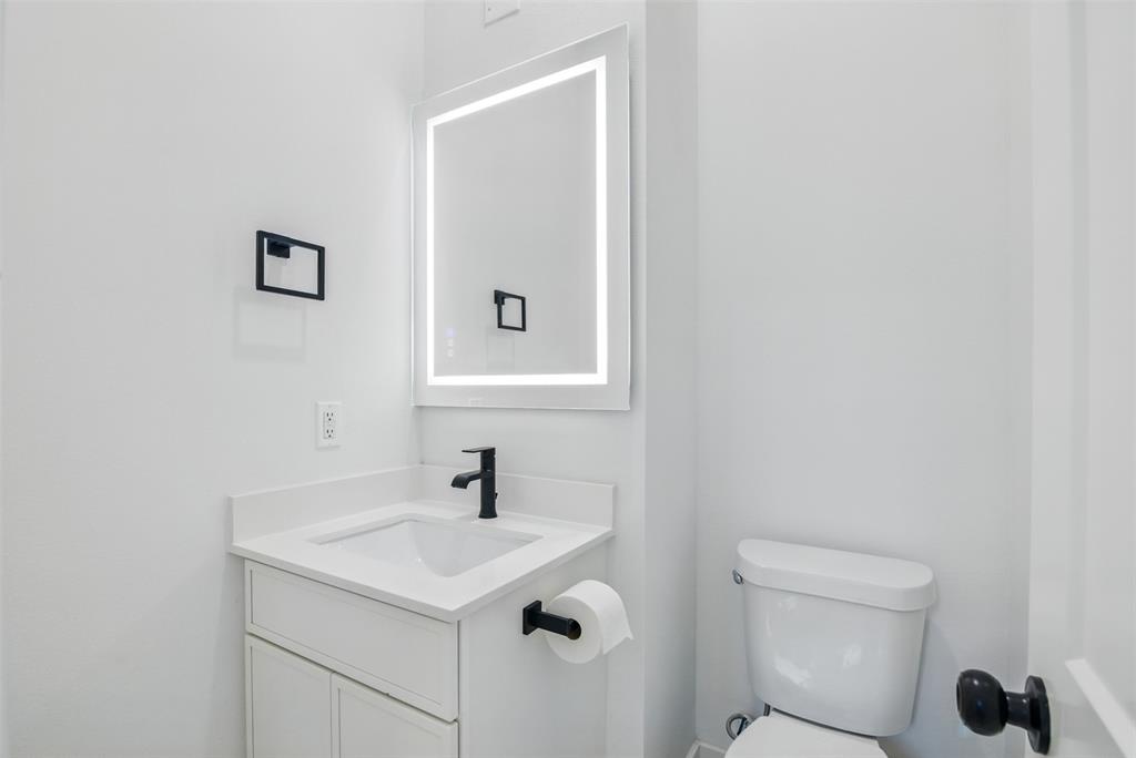 430 E 8th 103 Property Photo 14