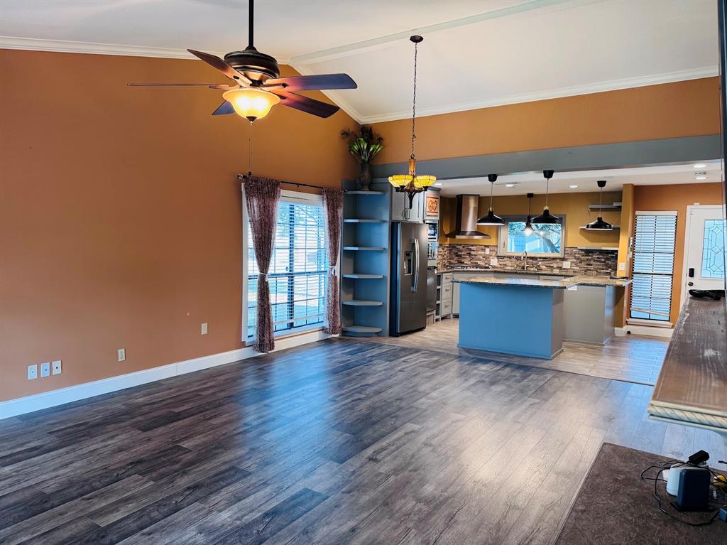 225 California Drive Property Photo 12