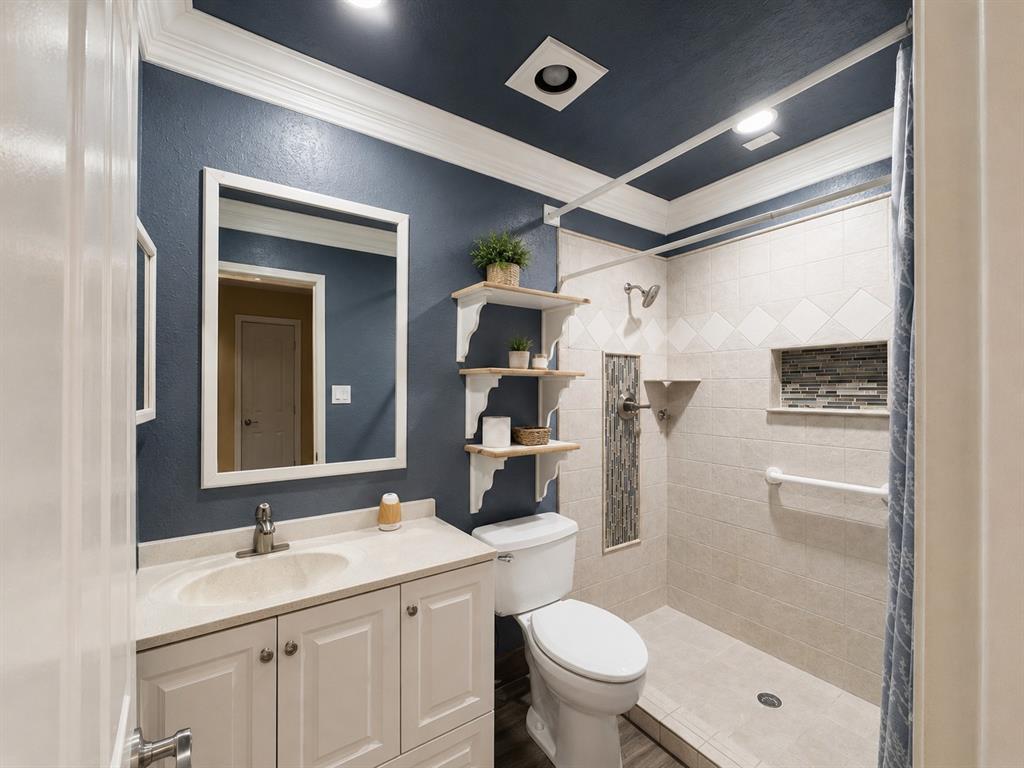 225 California Drive Property Photo 29