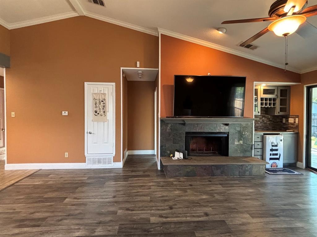 225 California Drive Property Photo 37