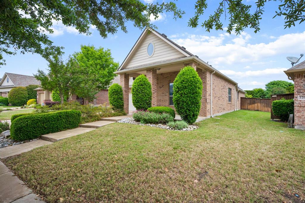 1208 Isabella Lane Property Photo 3