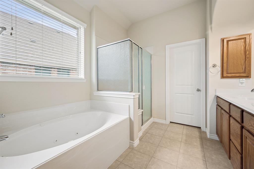 1208 Isabella Lane Property Photo 16