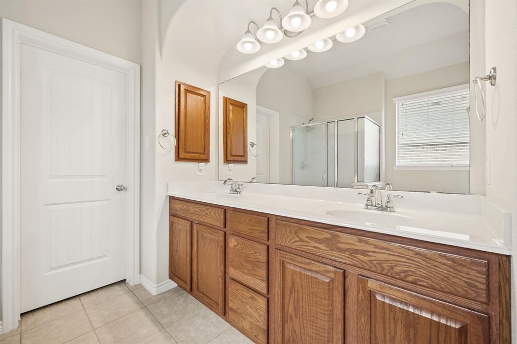 1208 Isabella Lane Property Photo 17