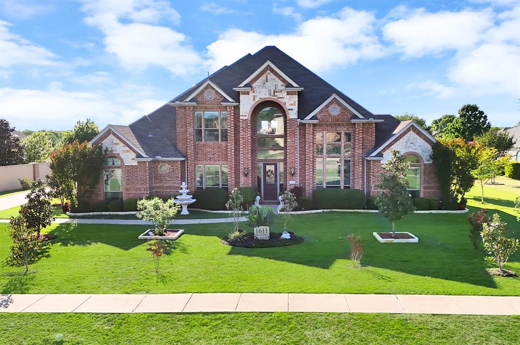 1611 Mustang Court Property Photo 1