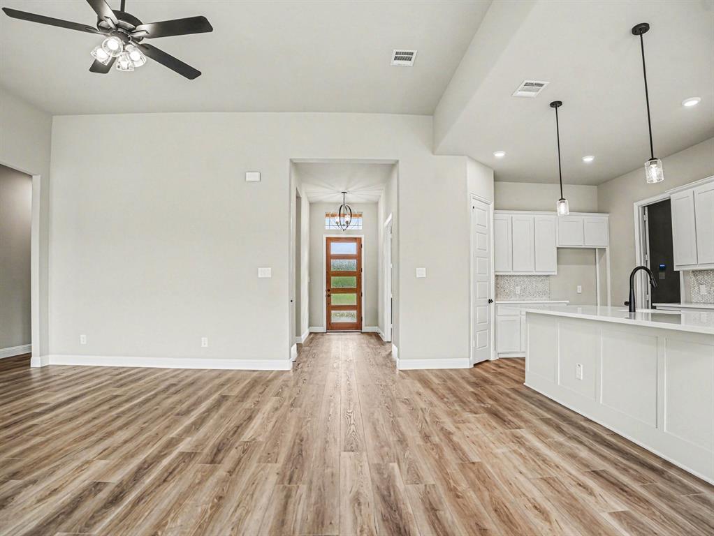 6830 Southrock Drive Property Photo 11
