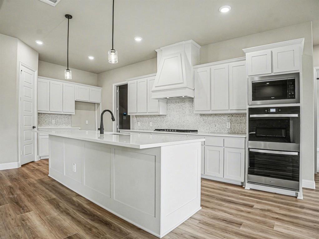 6830 Southrock Drive Property Photo 14