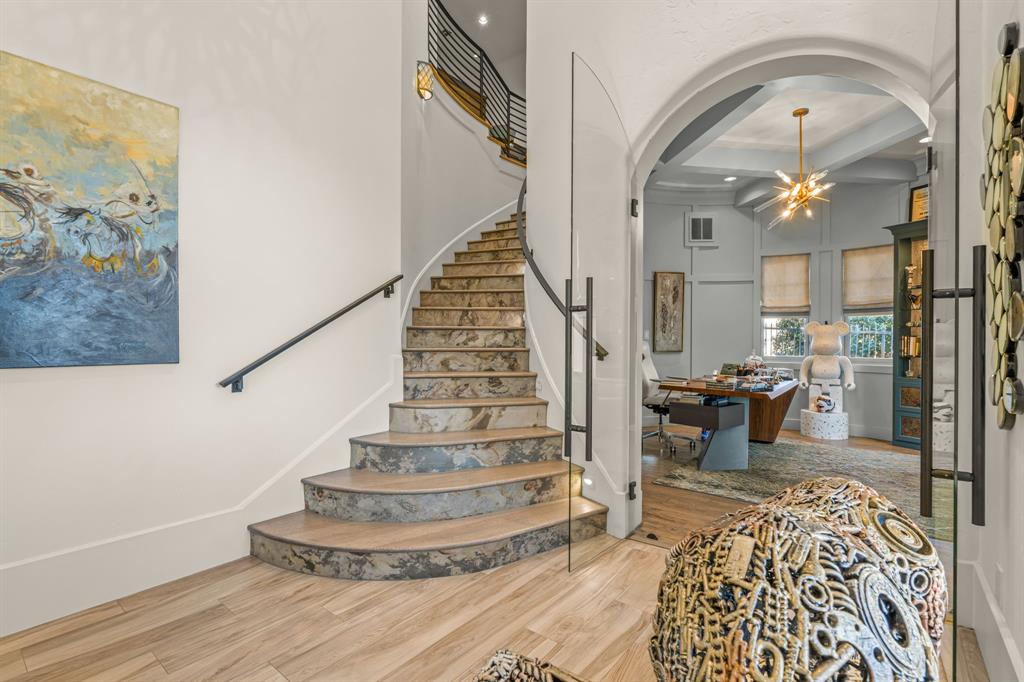 1712 Post Oak Place Property Photo 8