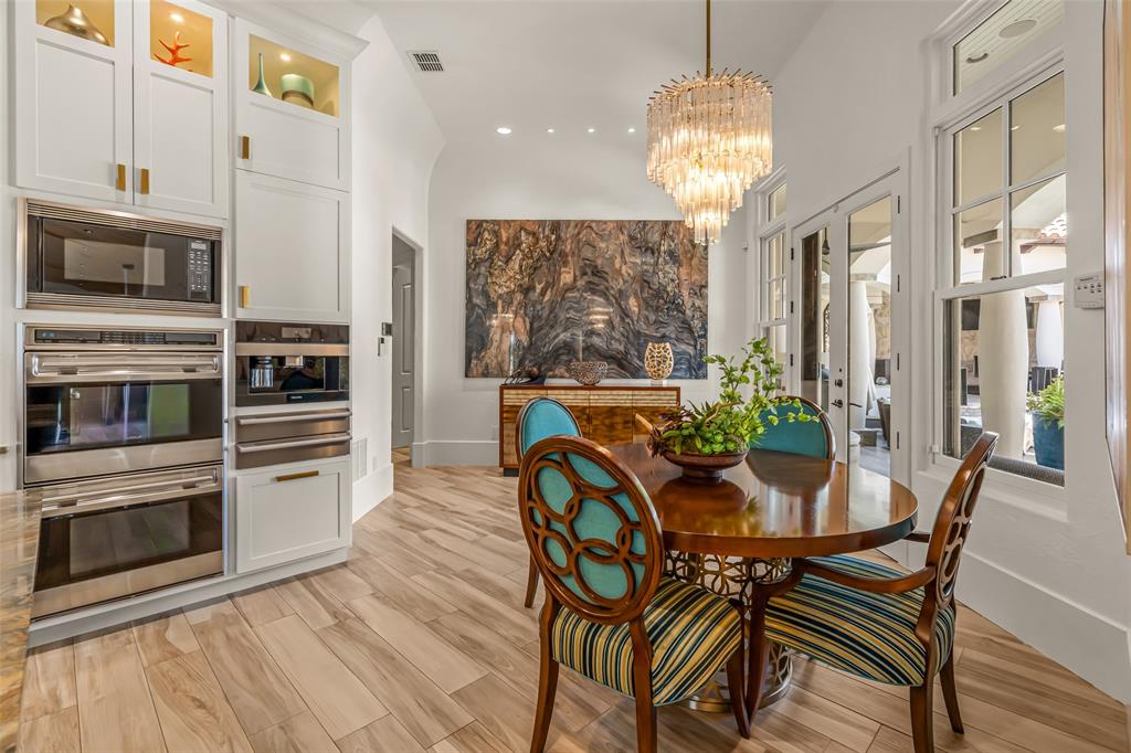 1712 Post Oak Place Property Photo 11