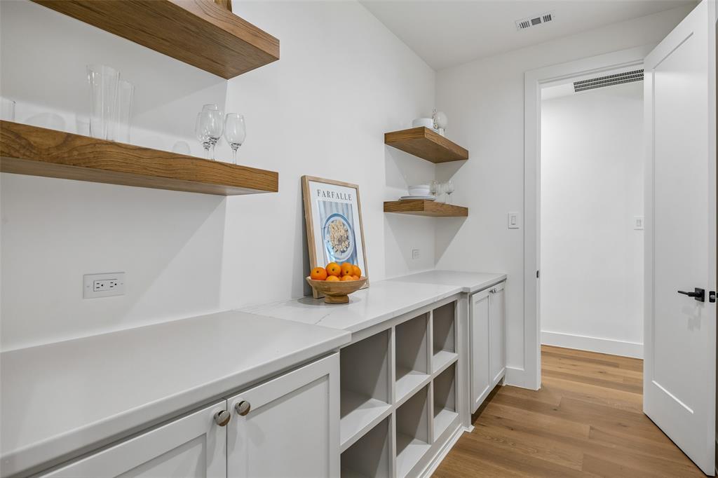 11131 Hillcrest Road Property Photo 15
