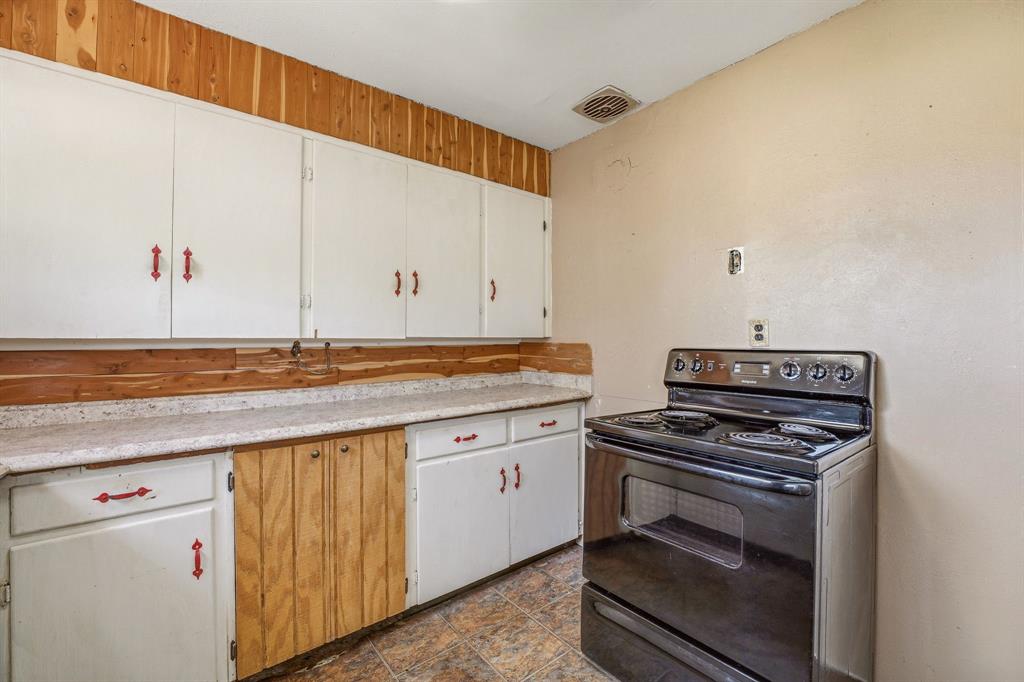 1301 County Road 440 Property Photo 8