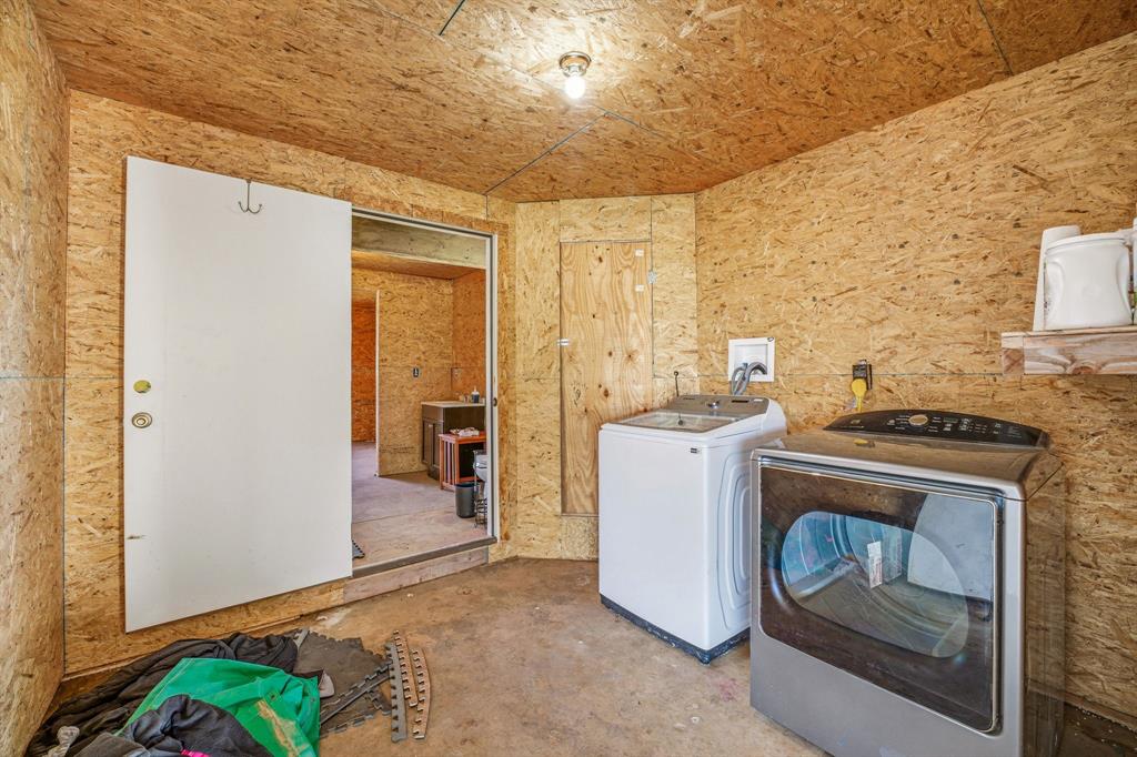 1301 County Road 440 Property Photo 27