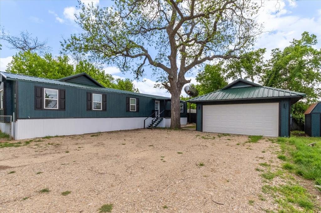 211 Kickapoo Trail Property Photo 1