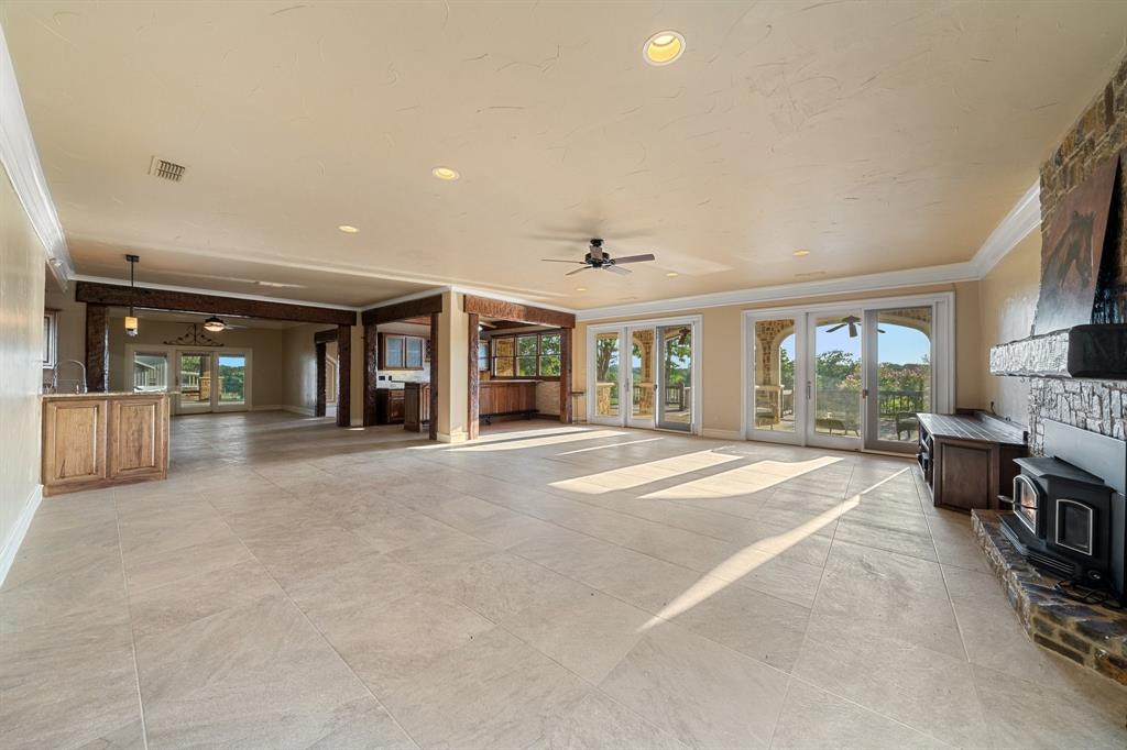 6068 Northview Court Property Photo 3