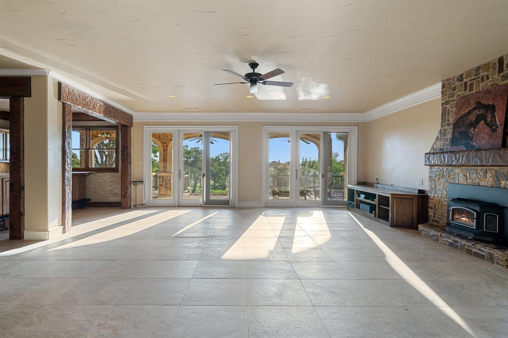 6068 Northview Court Property Photo 7