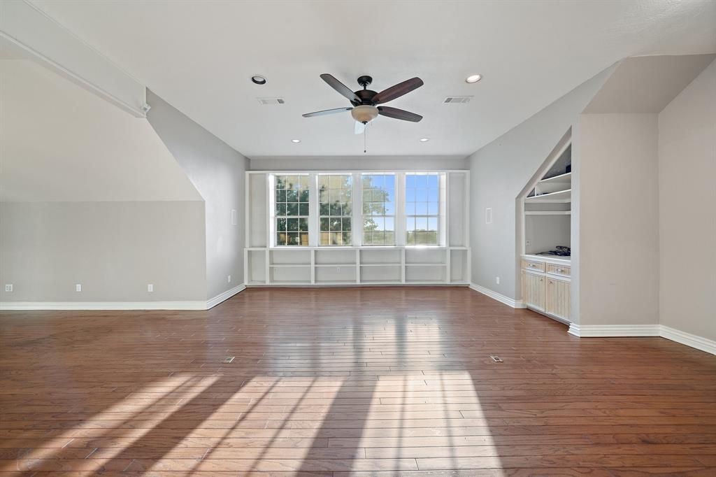 6068 Northview Court Property Photo 12
