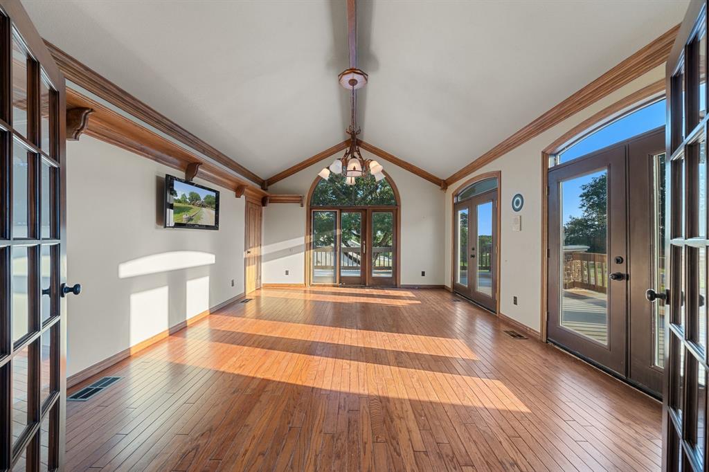6068 Northview Court Property Photo 14