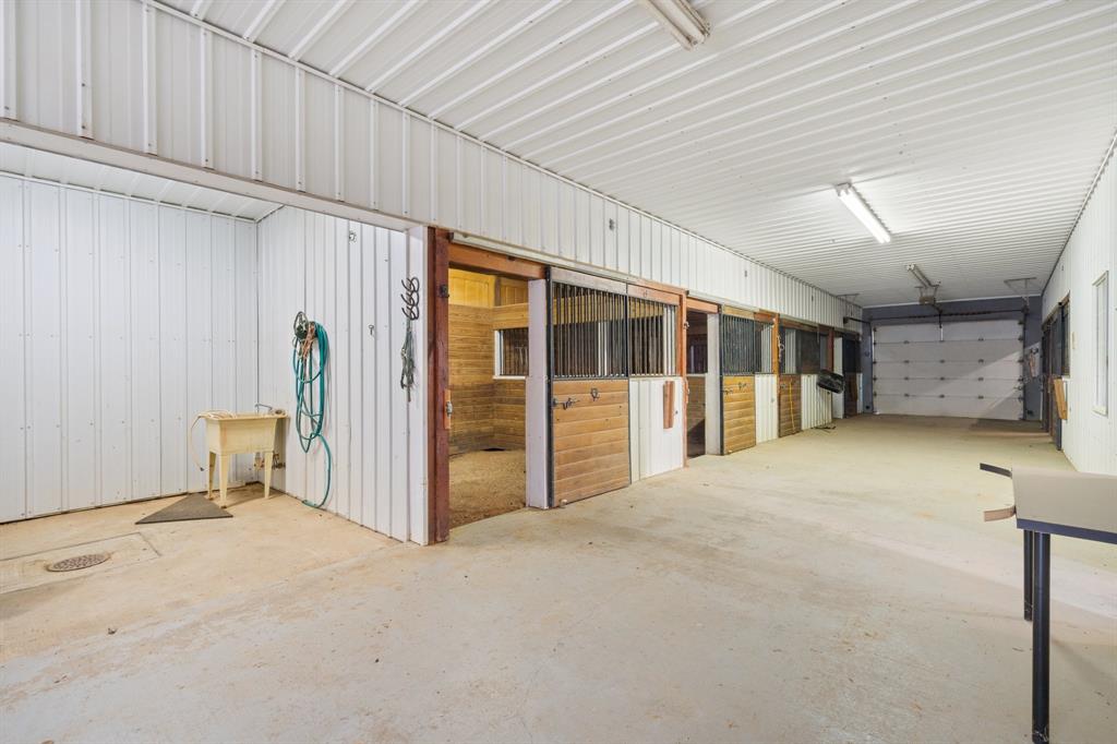 6068 Northview Court Property Photo 21