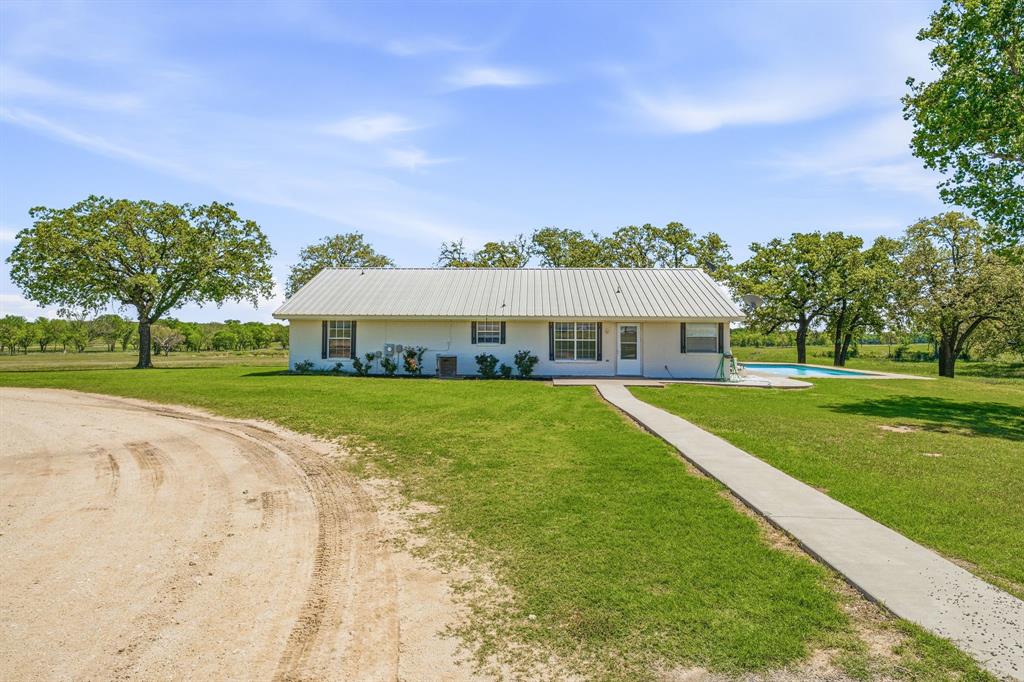 802 Private Road 1675 Property Photo 3