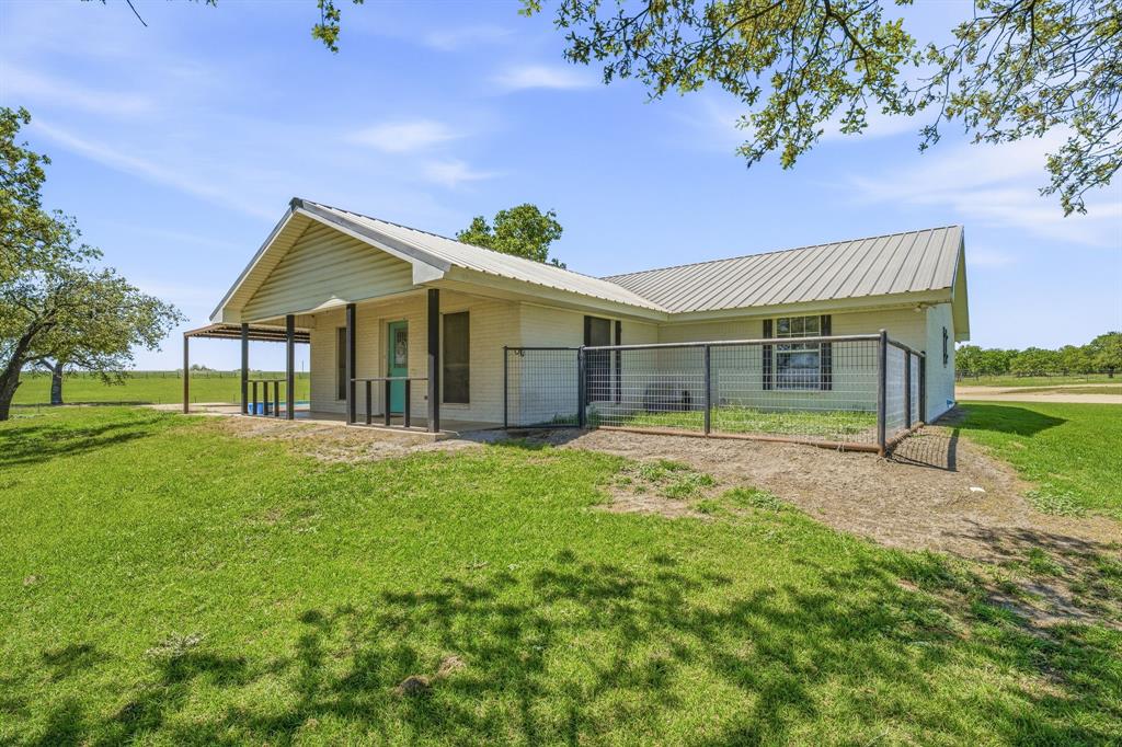 802 Private Road 1675 Property Photo 8
