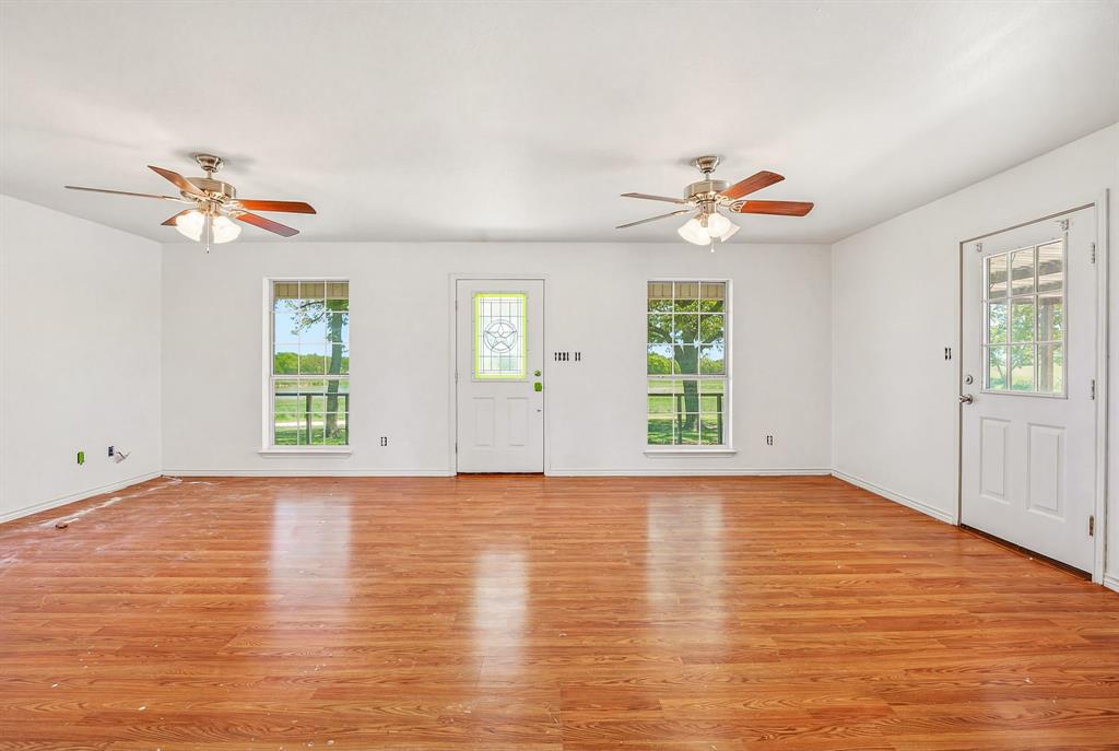 802 Private Road 1675 Property Photo 16